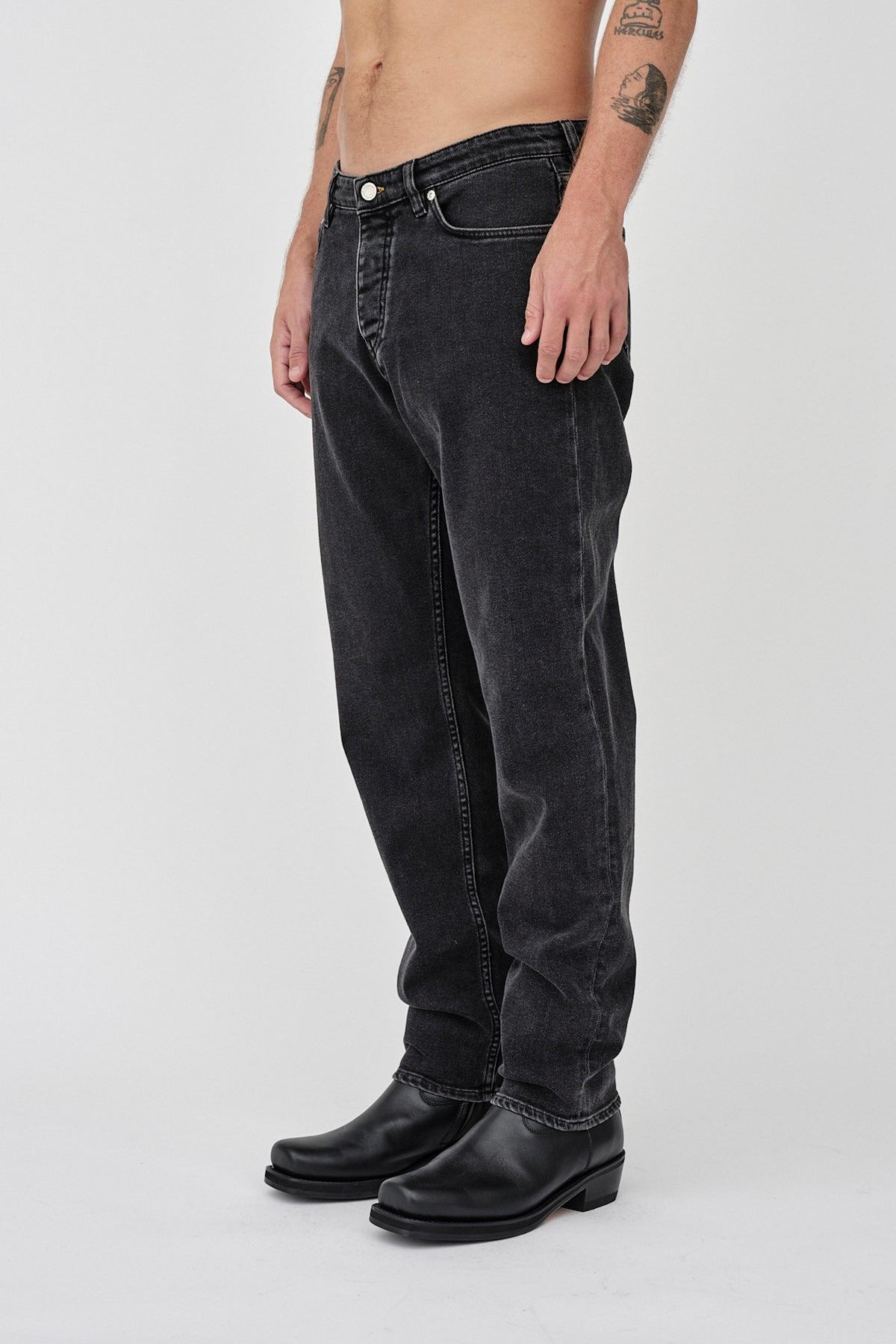 Archer Clean Dark Grey